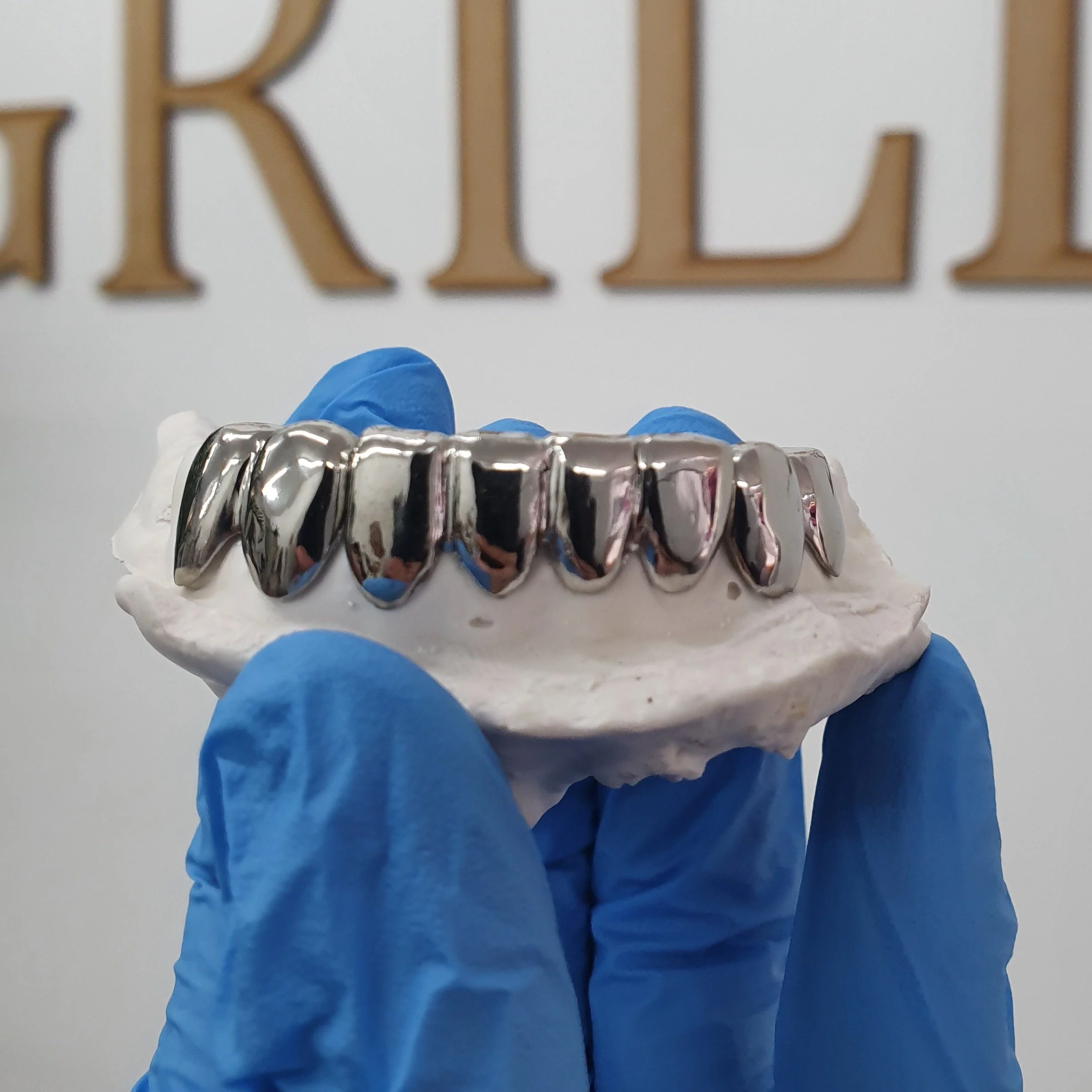 Eight Set of Grillz - Image 3